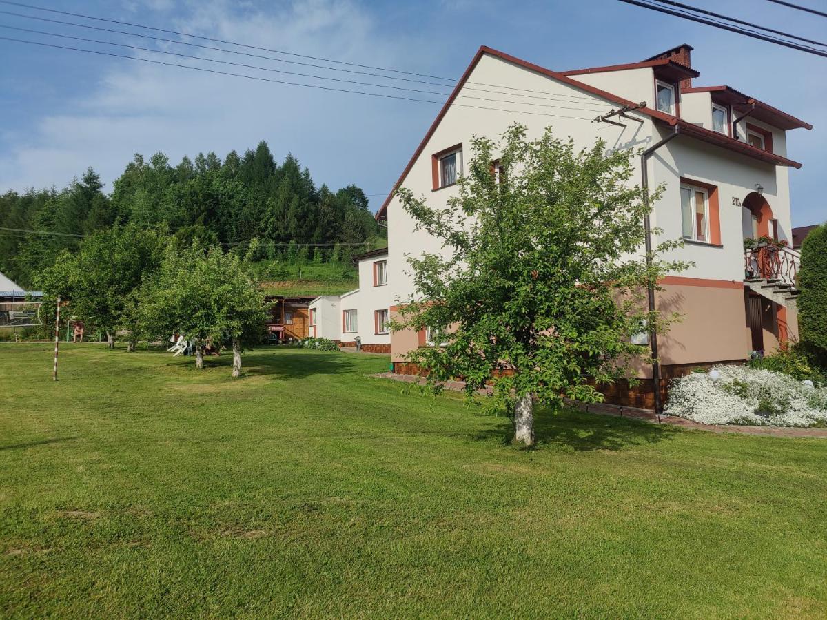 Hotel Przy Winogronie à Uherce Mineralne Extérieur photo