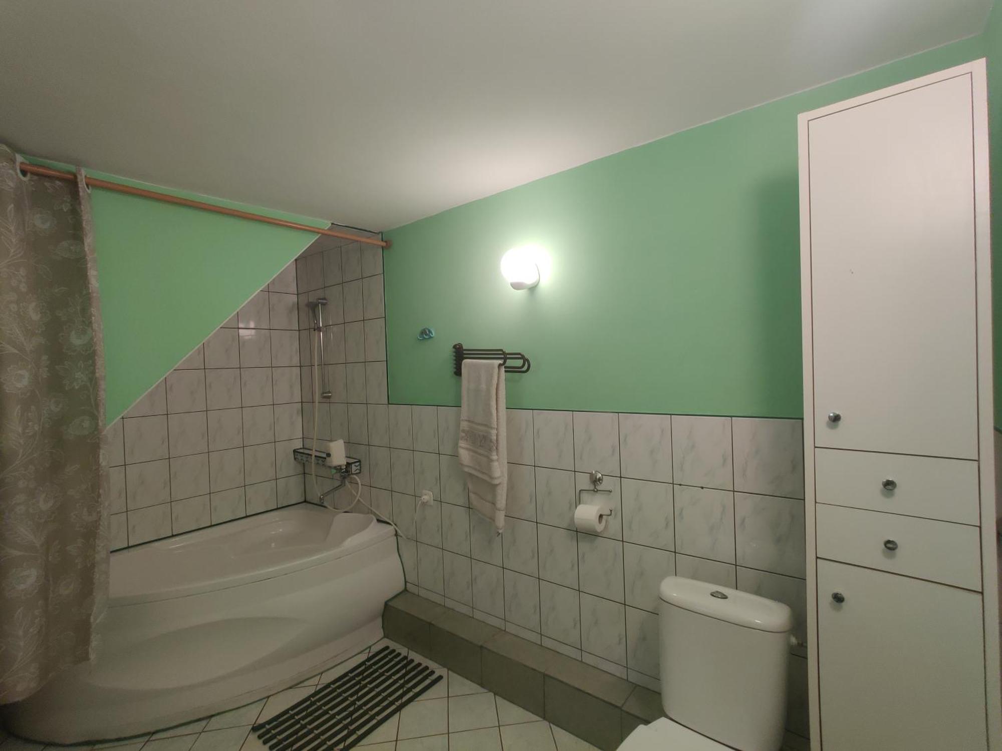 Hotel Przy Winogronie à Uherce Mineralne Chambre photo